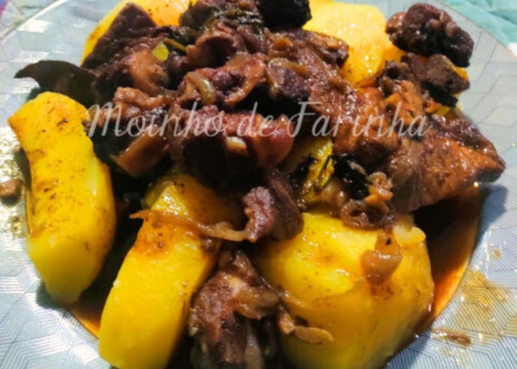 Receita de Fígados de Frango com Batata Cozida
