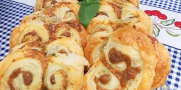 Receita dos Palmiers Folhados com Manjericão