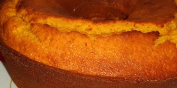 Receita do Bolo de Iogurte com Laranja e Cenoura