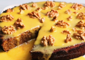 Receita do Bolo de Noz com Doce de Ovos