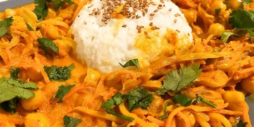 Receita do Caril de Grão e Couve com Arroz de Coco