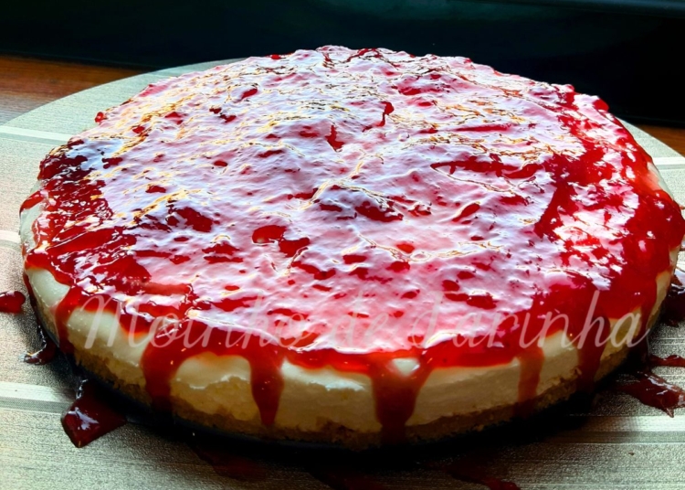 Receita de Cheesecake com doce de morango