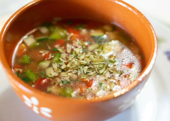 Gaspacho à Alentejana: Desfrute da tradicional sopa fria