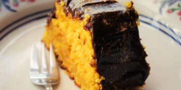 Receita do Bolo de Cenoura com Cobertura de Brigadeiro de Chocolate