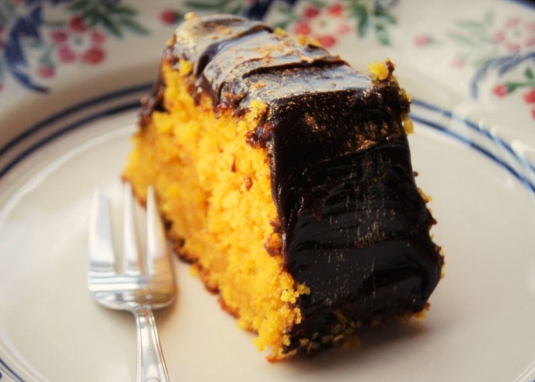 Receita do Bolo de Cenoura com Cobertura de Brigadeiro de Chocolate