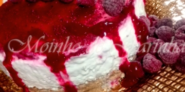 Receita do Cheesecake de Morango com Iogurte de Pedaços
