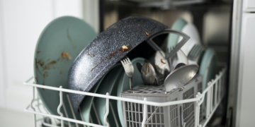 Siga estas dicas para melhorar a lavagem da máquina da louça