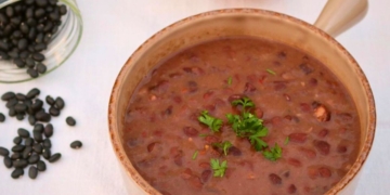 Receita de Feijão Preto na Slow Cooker