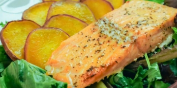Receita de Salmão no Forno com Tomilho e Laranja