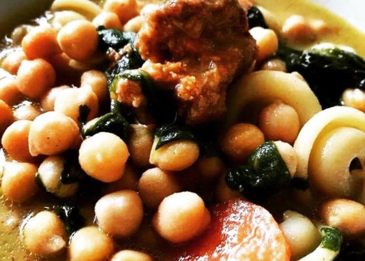 Receita da Sopa de Grão com Massa para os dias mais frios