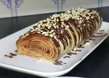 Receita de Rolo de Crepes recheado com Creme de Avelãs e Chocolate