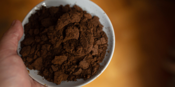 Aproveite as Borras de Café e diga adeus aos cheiros desagradáveis