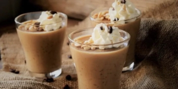 Receita de Arroz Doce de Café com Pinhões