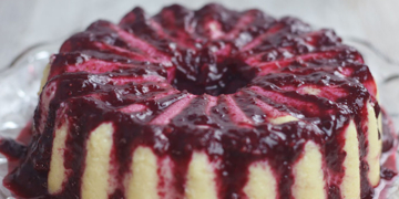 Receita de Pudim de Chocolate Branco com frutos vermelhos
