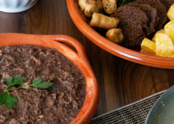 Vai poder provar os melhores rojões e papas de sarrabulho