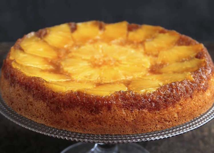 Receita de Bolo de abacaxi com caramelo de mel multifloral