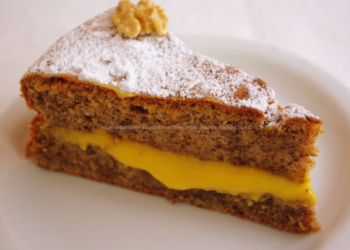Receita de Bolo de Noz com Creme de Ovos