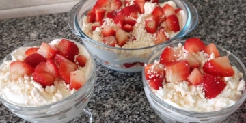 Receita fácil de Delícia de Morangos e Suspiros
