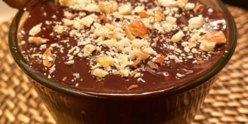 Receita de Mousse de manteiga de amendoim e chocolate