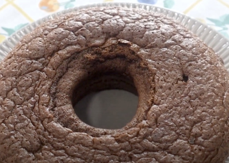 Receita de Bolo de cacau simples e delicioso