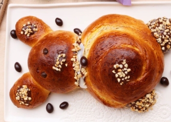 Receita de Brioches de Páscoa com Chocolate e Avelãs