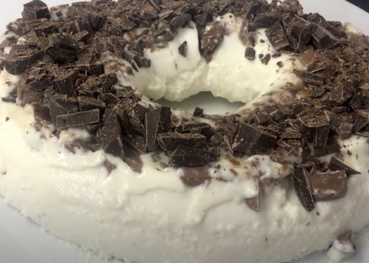 Receita de Pudim de Coco e Chocolate sem ir ao forno