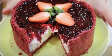 Red Velvet com creme mascarpone e chocolate branco / Teresa Activa