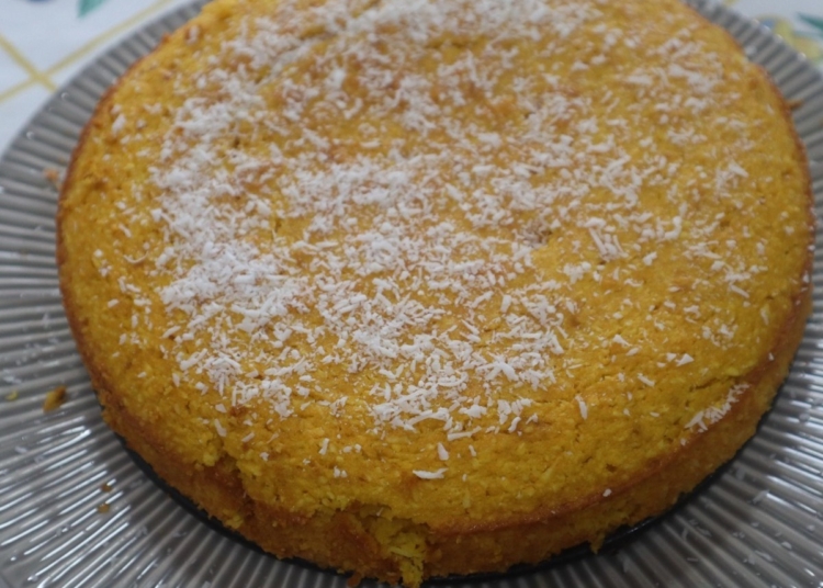 Receita de Bolo de Cenoura e coco super fofo
