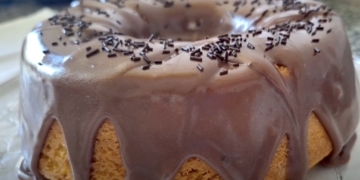Receita de Bolo de Cenoura com cobertura de chocolate
