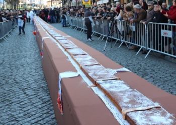O maior Bolo de Mel é servido em Ponte da Barca