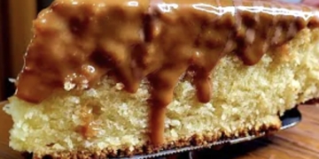Bolo com cobertura de leite condensado / Receitas da Benelga