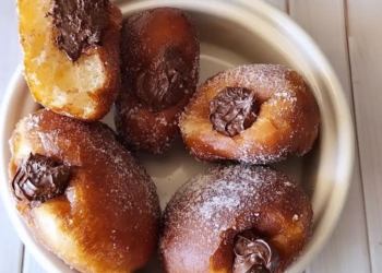 Receita de Bolas de Berlim com recheio de creme de avelãs