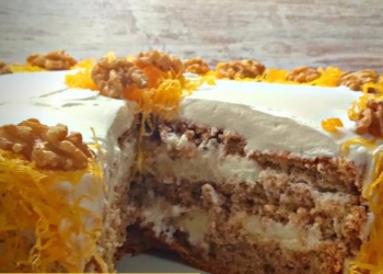 Receita de Bolo de Noz com Chantilly e fios de ovos