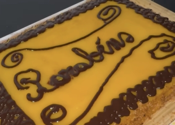 Bolo de Aniversário / Paulo Rocha (Poveiro)