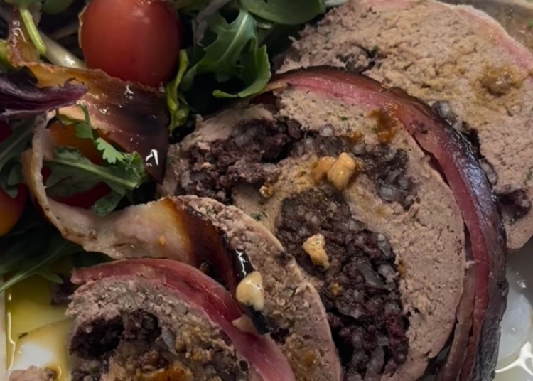 Receita de Rolo de carne com morcela de arroz de Manuel Luis Goucha