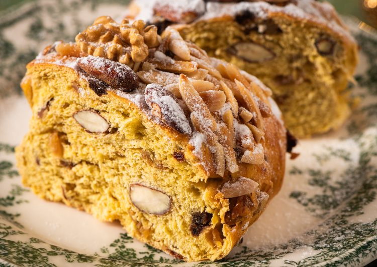 Aprenda a preparar o verdadeiro Bolo Rainha português passo a passo